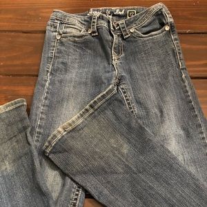 Girls Grace in LA jeans